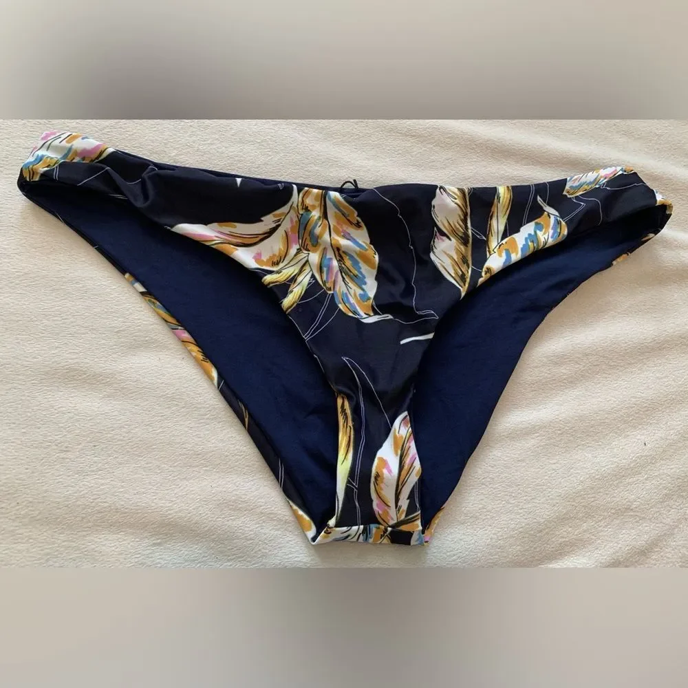 L*space Set Floral Camellia Top & Camacho Bottom Bikini Navy Blue Large/XL NEW